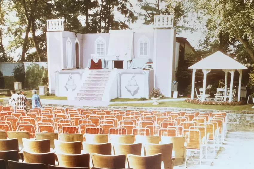 Freilichtbühne Haßloch – historischer Blick auf Bühne und Zuschauerbereich